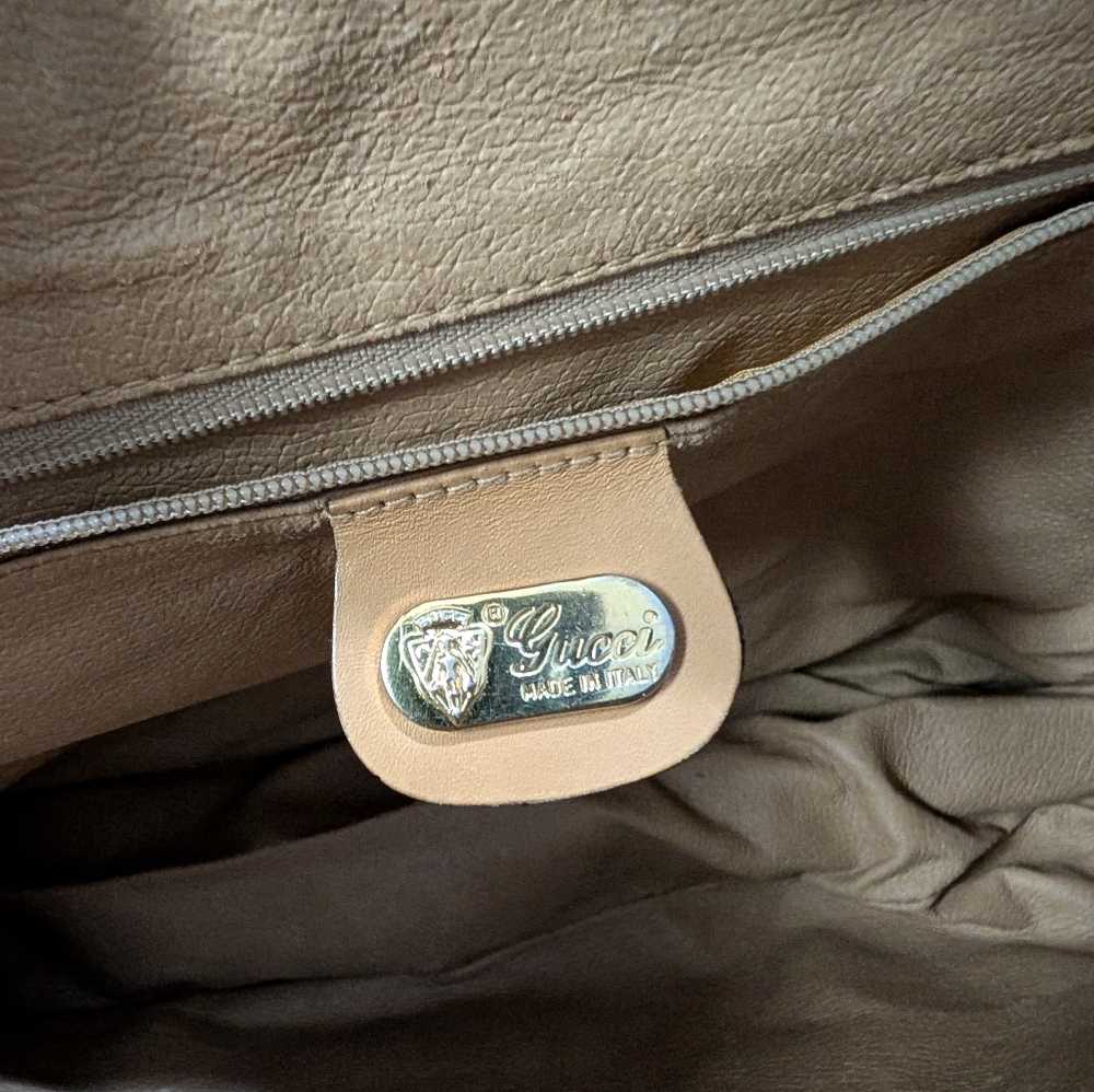 Gucci Crossbody - Picture 8 of 12